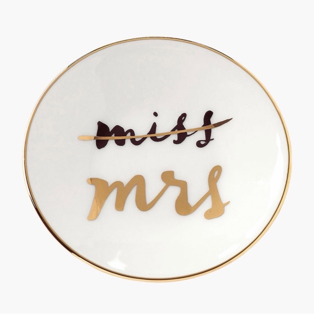 Kate Spade Mrs Logo Design dish